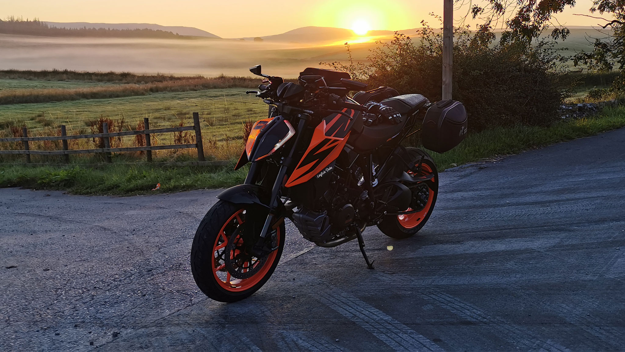 English Duke KTM Superduke 1290R